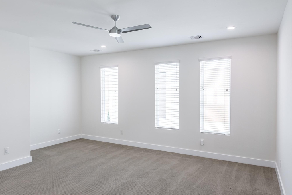 5416 Robusto Place - Photo 8