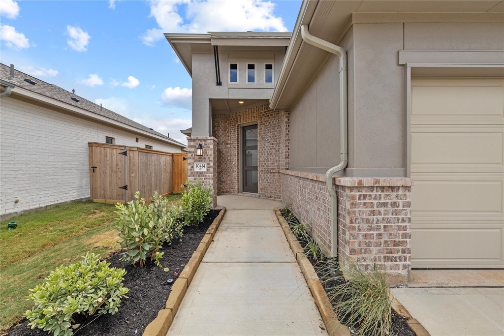 10414 Starfire Yellow Drive - Photo 3