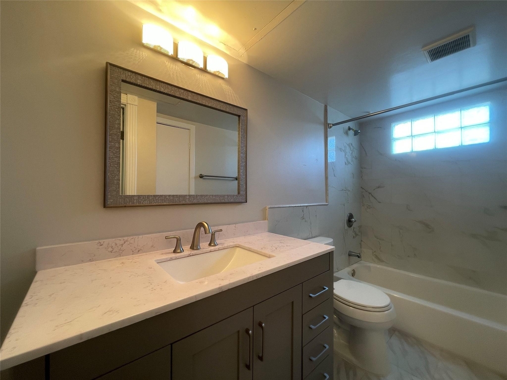 1502 Heights Boulevard - Photo 9