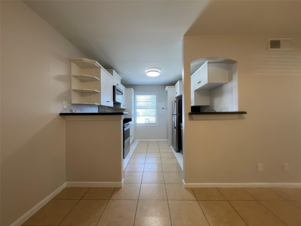 1502 Heights Boulevard - Photo 3