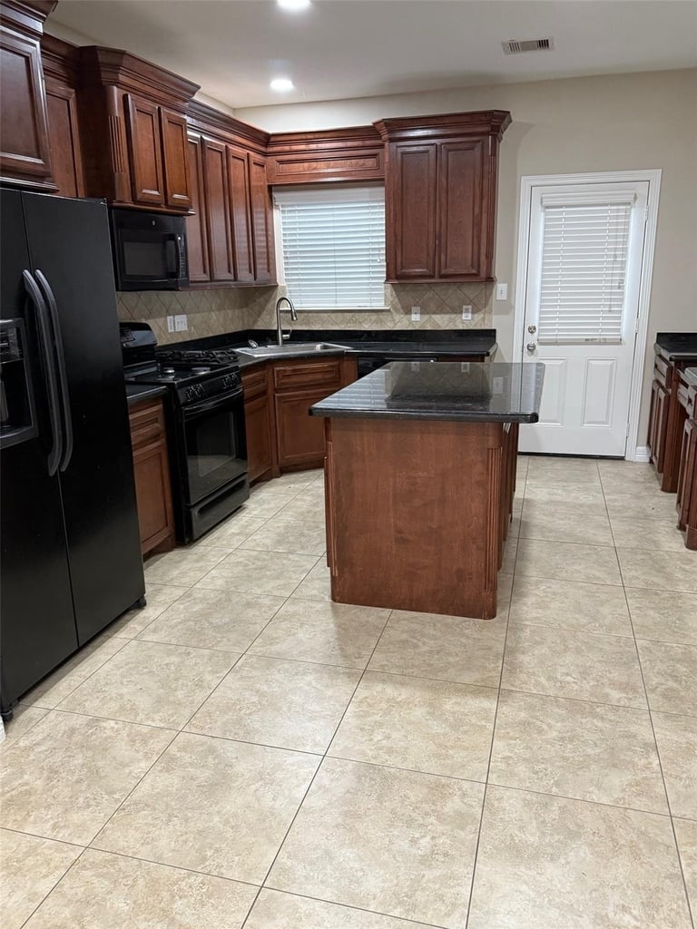 5600 Alvin A Klein Drive - Photo 2