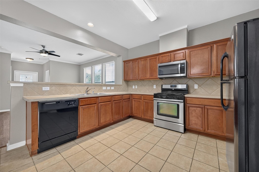 8126 Montague Manor Lane - Photo 16