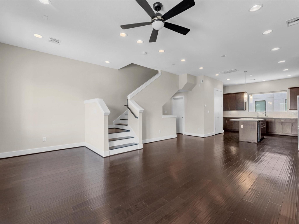 1615 Milby Street - Photo 2
