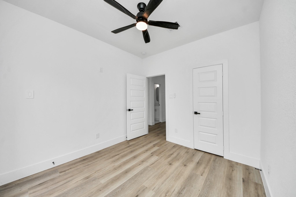 3524 Rebecca Street - Photo 33