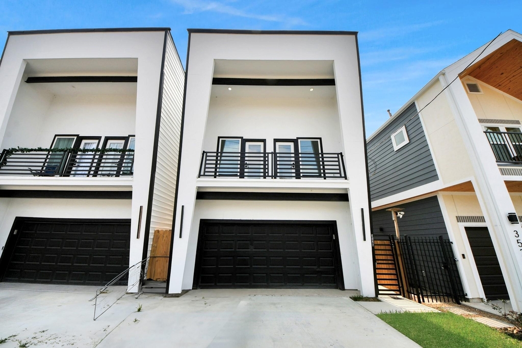3524 Rebecca Street - Photo 2