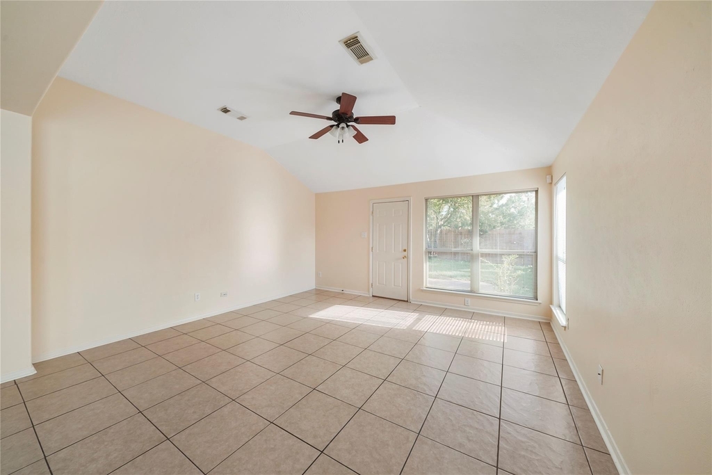 20410 Pomegranate Lane - Photo 6