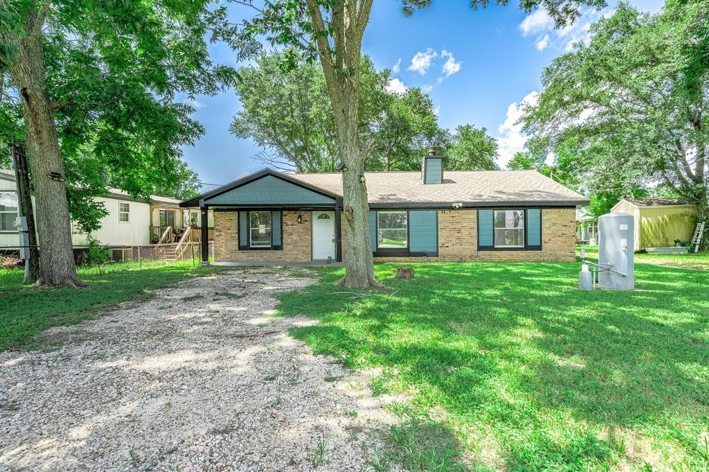455 County Road 129b - Photo 0