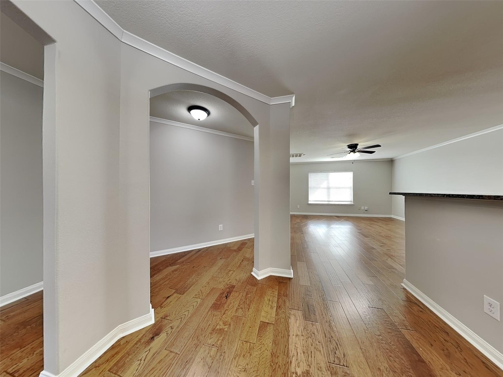 22719 Klingamans Way - Photo 2