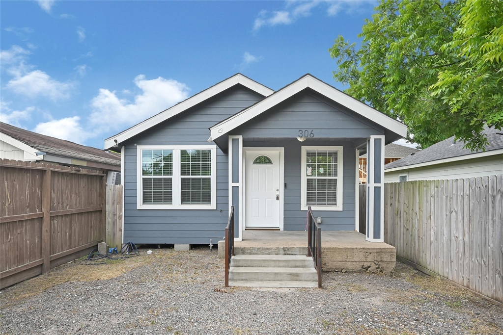 306 E 38th Street - Photo 1
