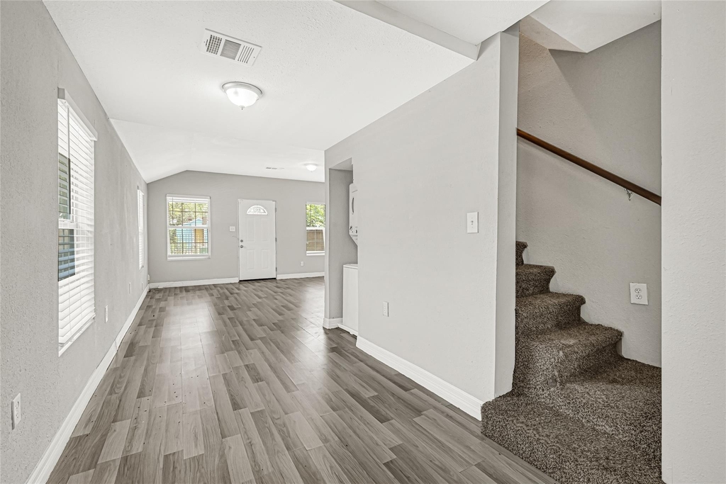 306 E 38th Street - Photo 9