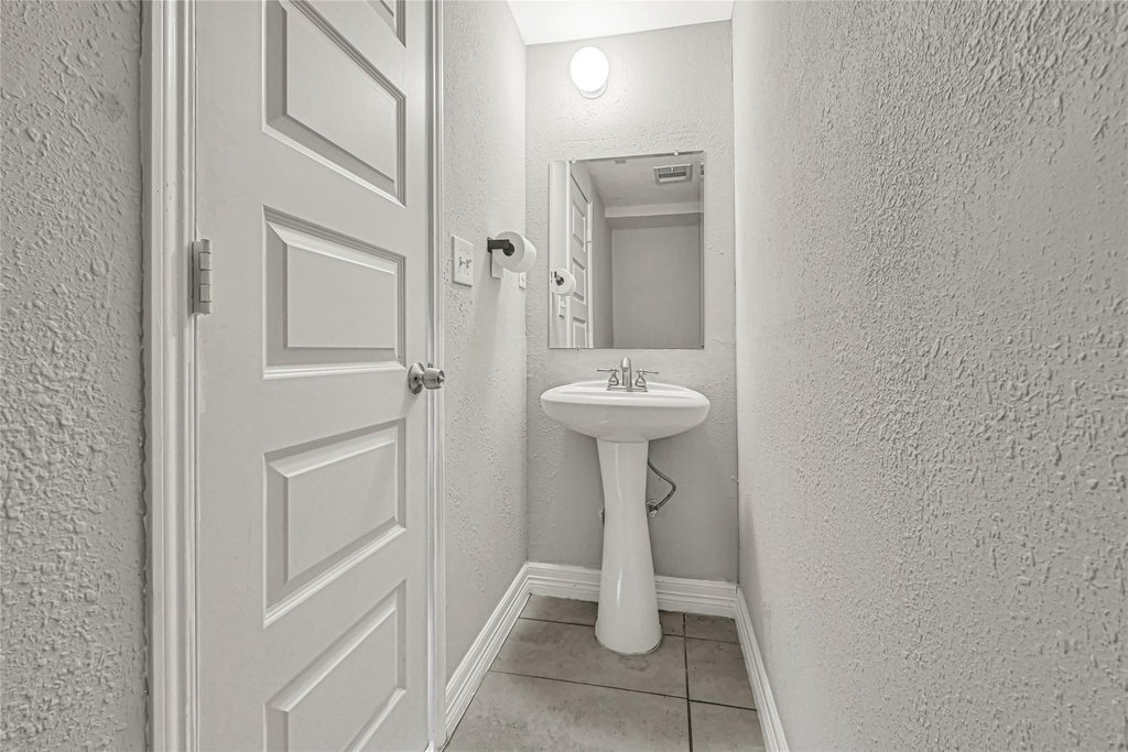 306 E 38th Street - Photo 16