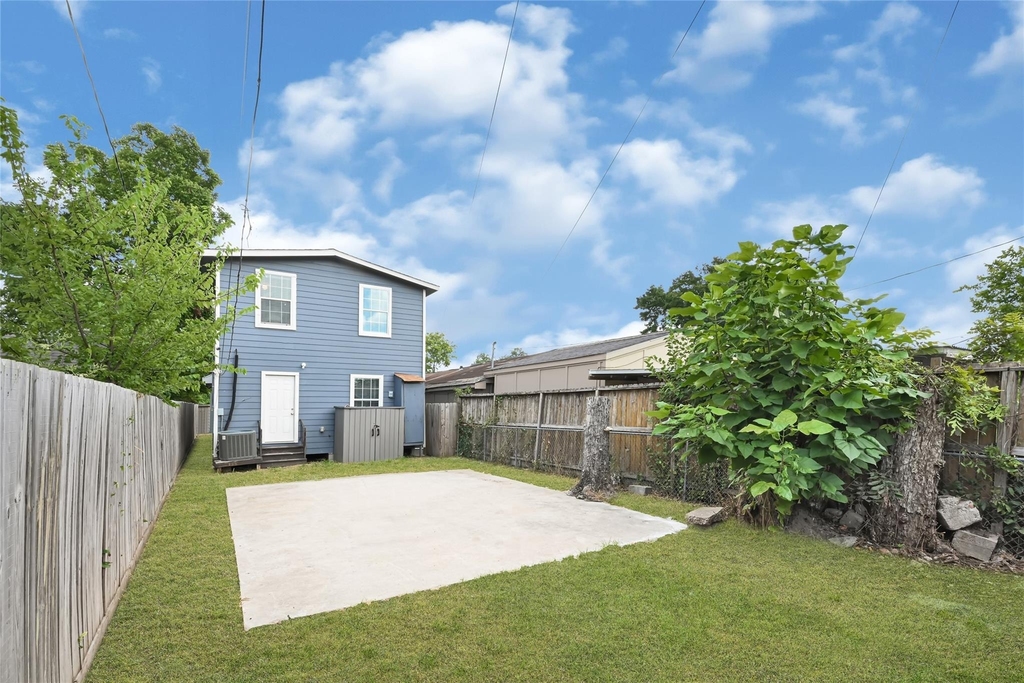 306 E 38th Street - Photo 23