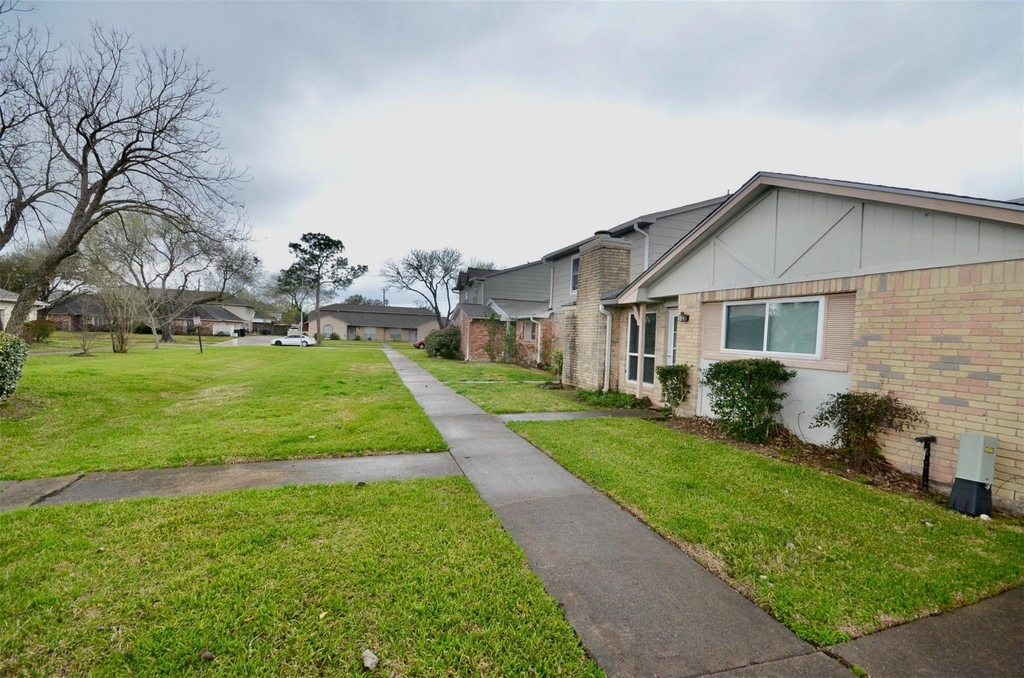 6407 S Briar Bayou Drive - Photo 19