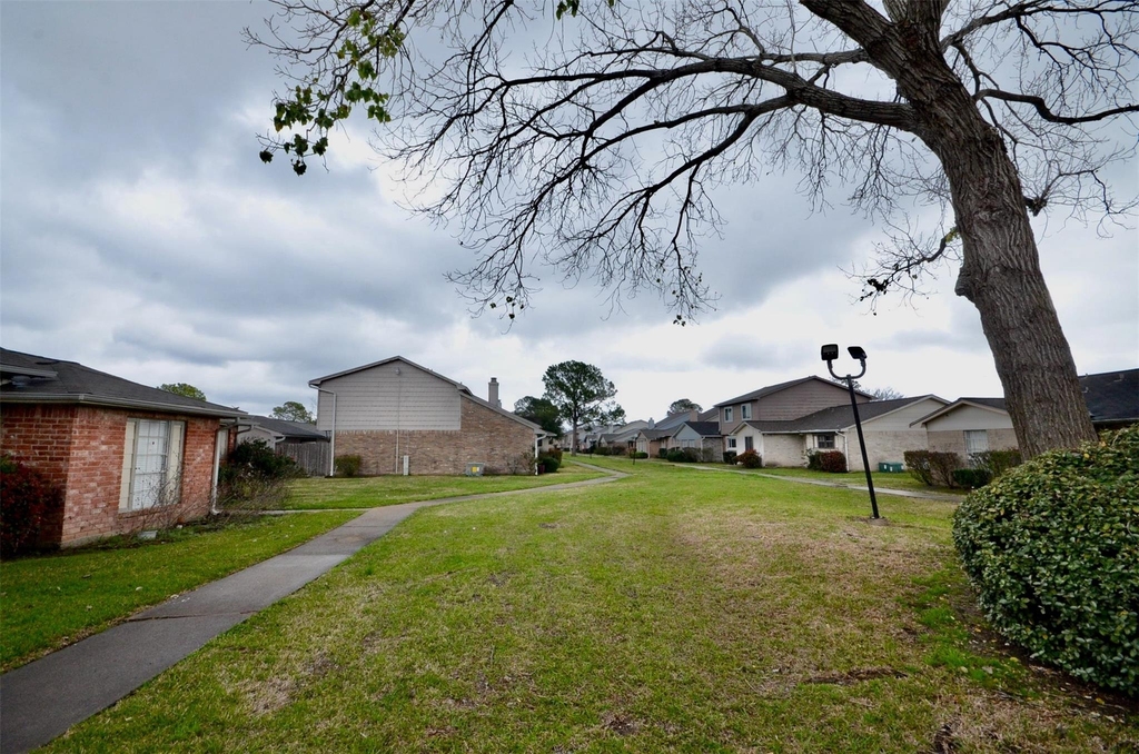 6407 S Briar Bayou Drive - Photo 18