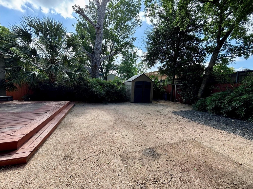 1039 Robbie Street - Photo 8