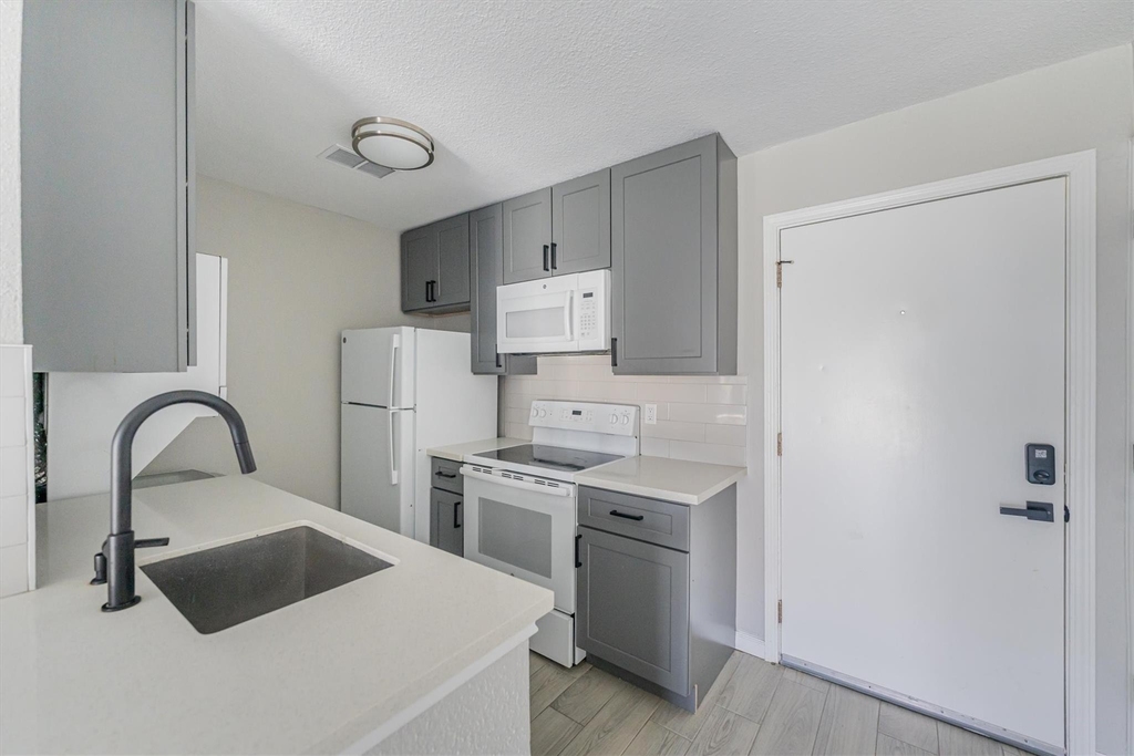 13151 Walden Road - Photo 7