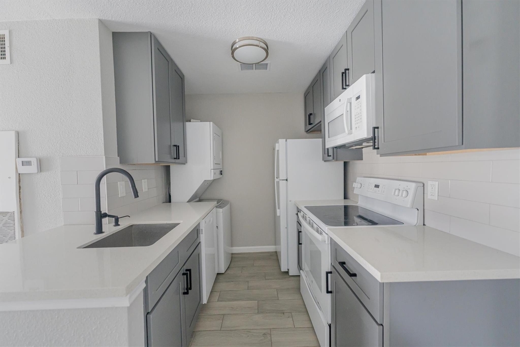 13151 Walden Road - Photo 6