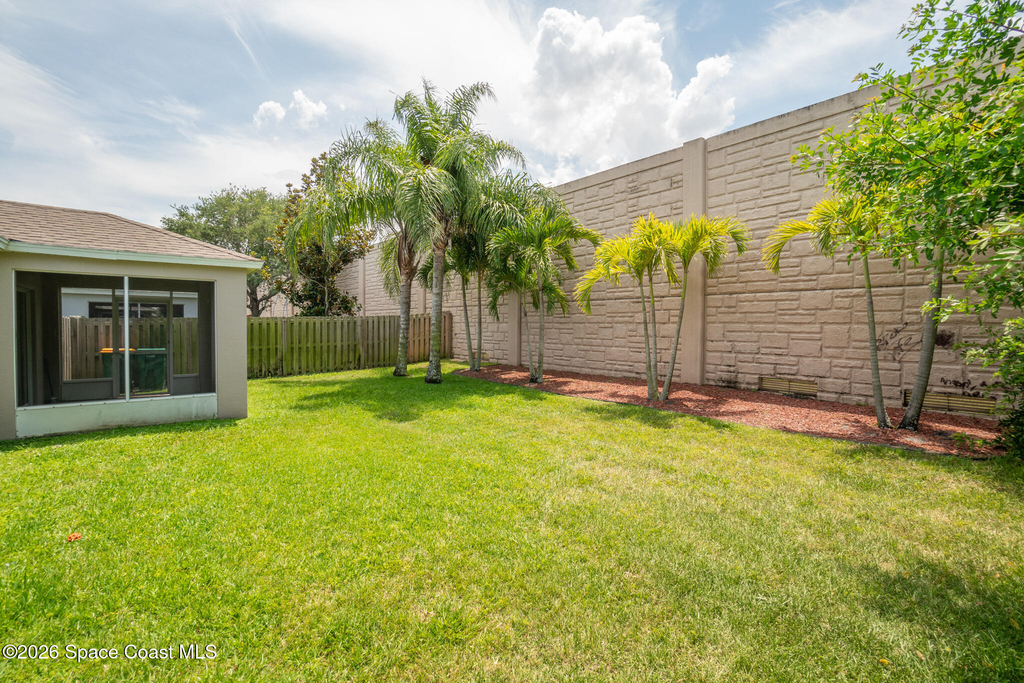 2467 Deercroft Drive - Photo 3