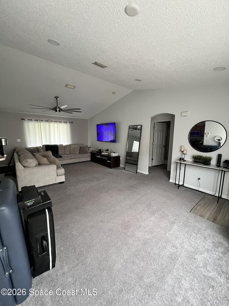 650 Elizabeth Street Se - Photo 1