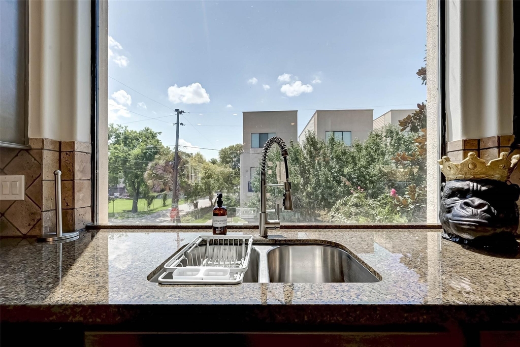 5202 Rose Street - Photo 15