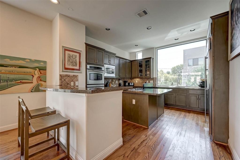 5202 Rose Street - Photo 10