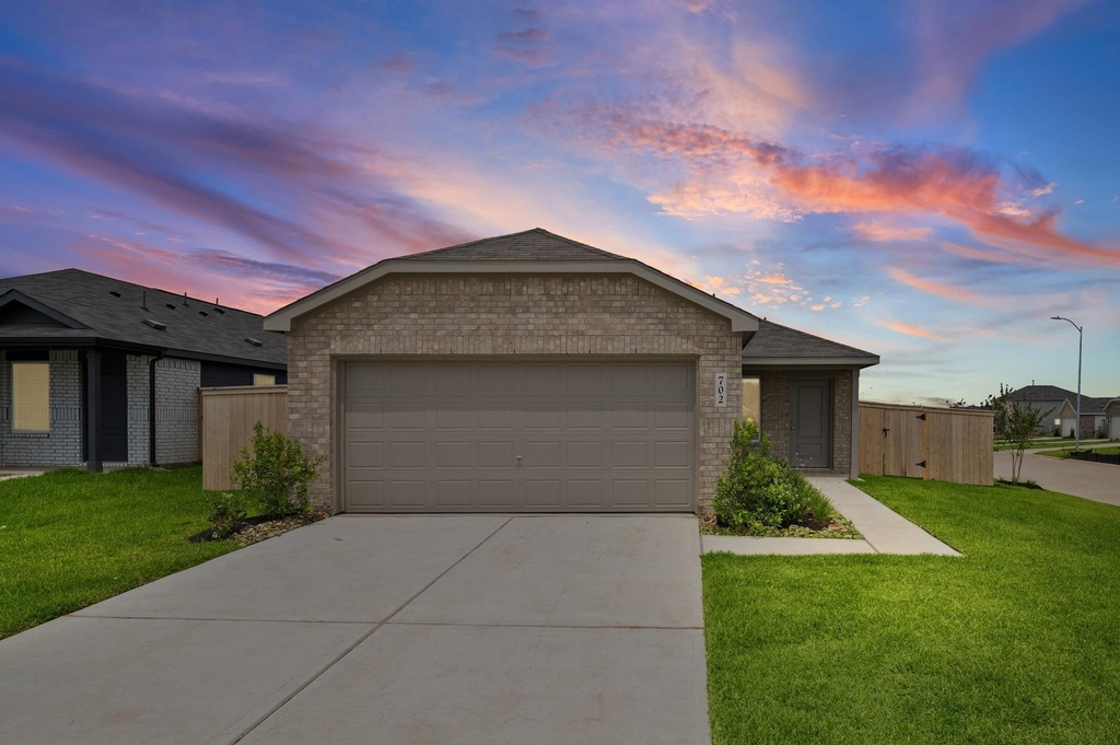 702 Umbrella Tree Drive - Photo 0
