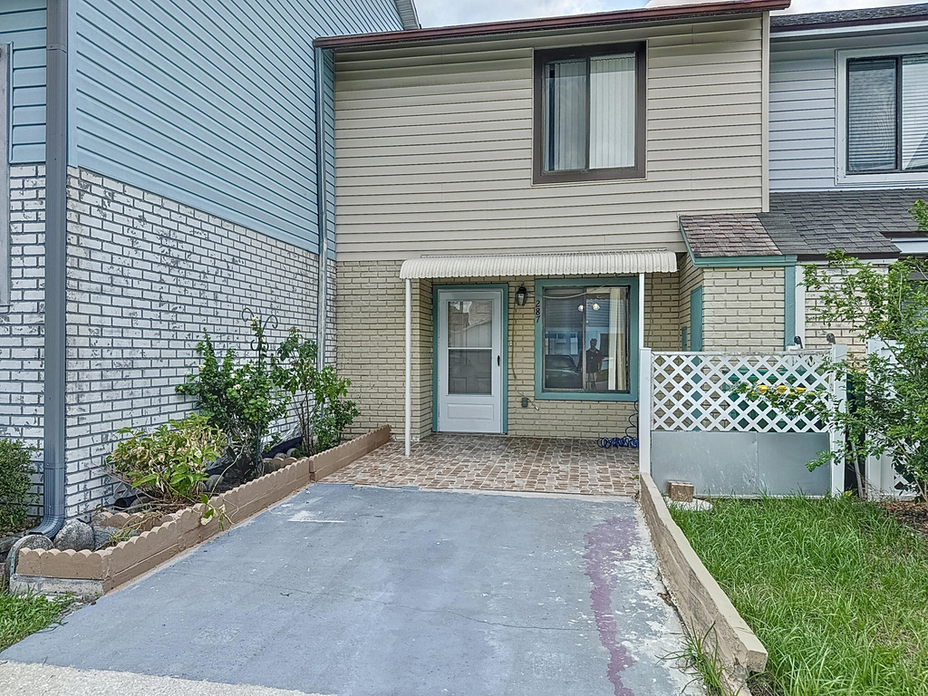 287 Nottingham Place - Photo 0