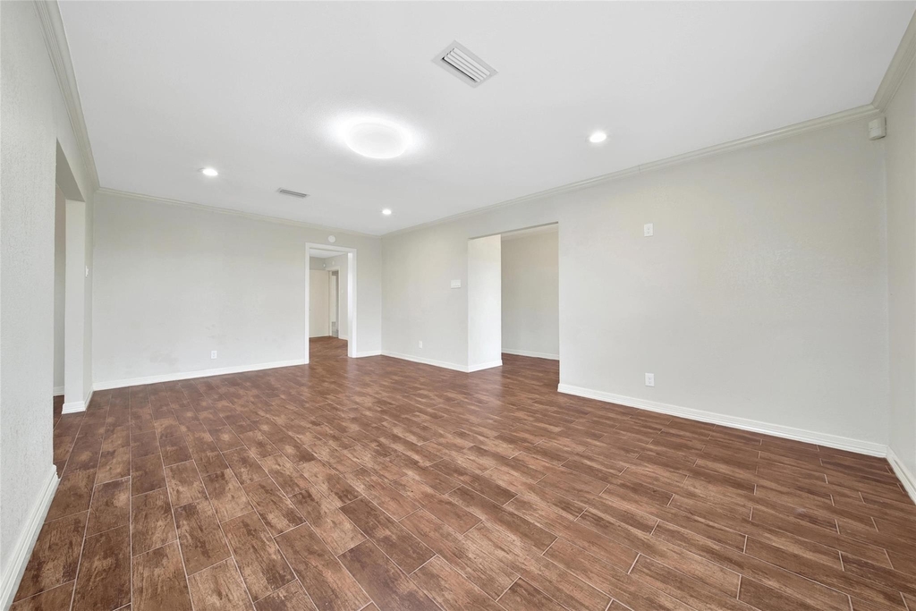 3315 S Braeswood Boulevard - Photo 6