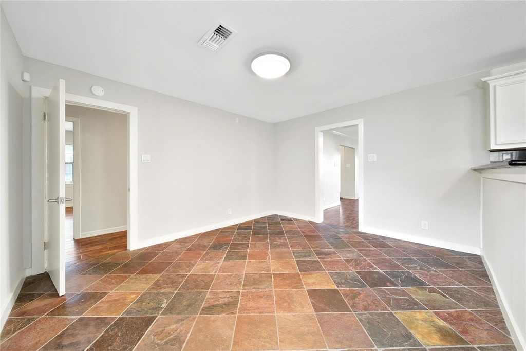3315 S Braeswood Boulevard - Photo 13