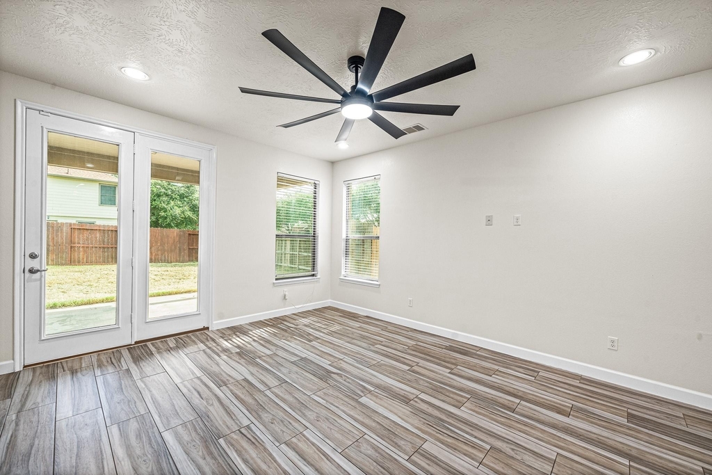 15623 Harris Canyon Lane - Photo 11