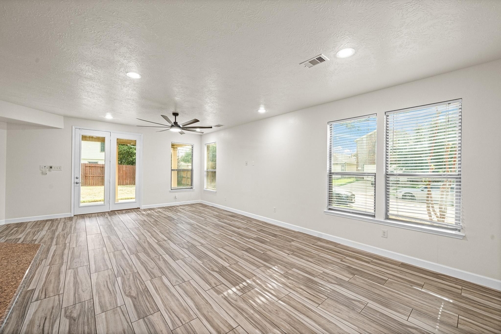 15623 Harris Canyon Lane - Photo 8