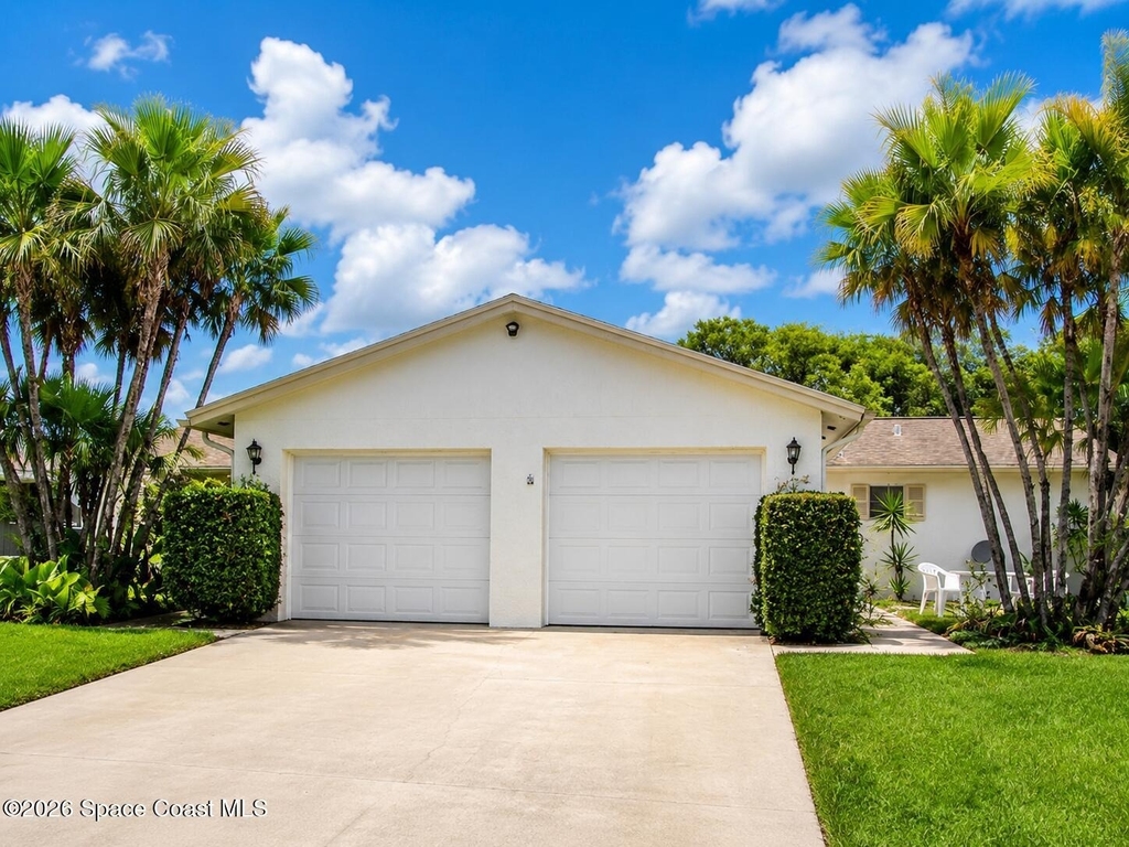 1424 Croftwood Drive - Photo 0