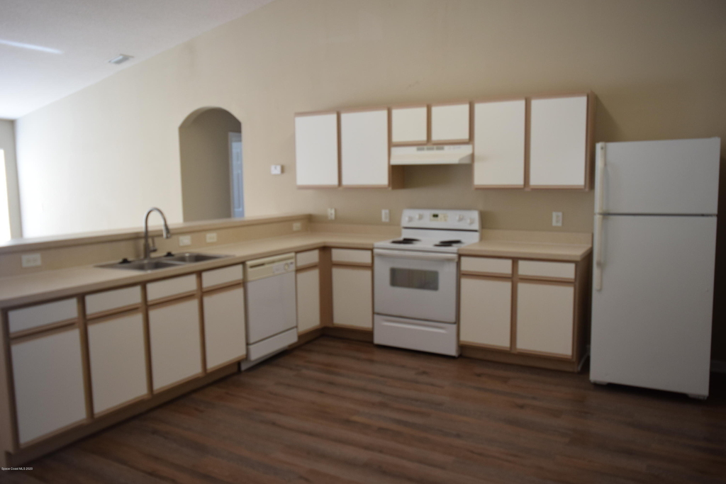 458 Fitzsimmons Street Sw - Photo 5