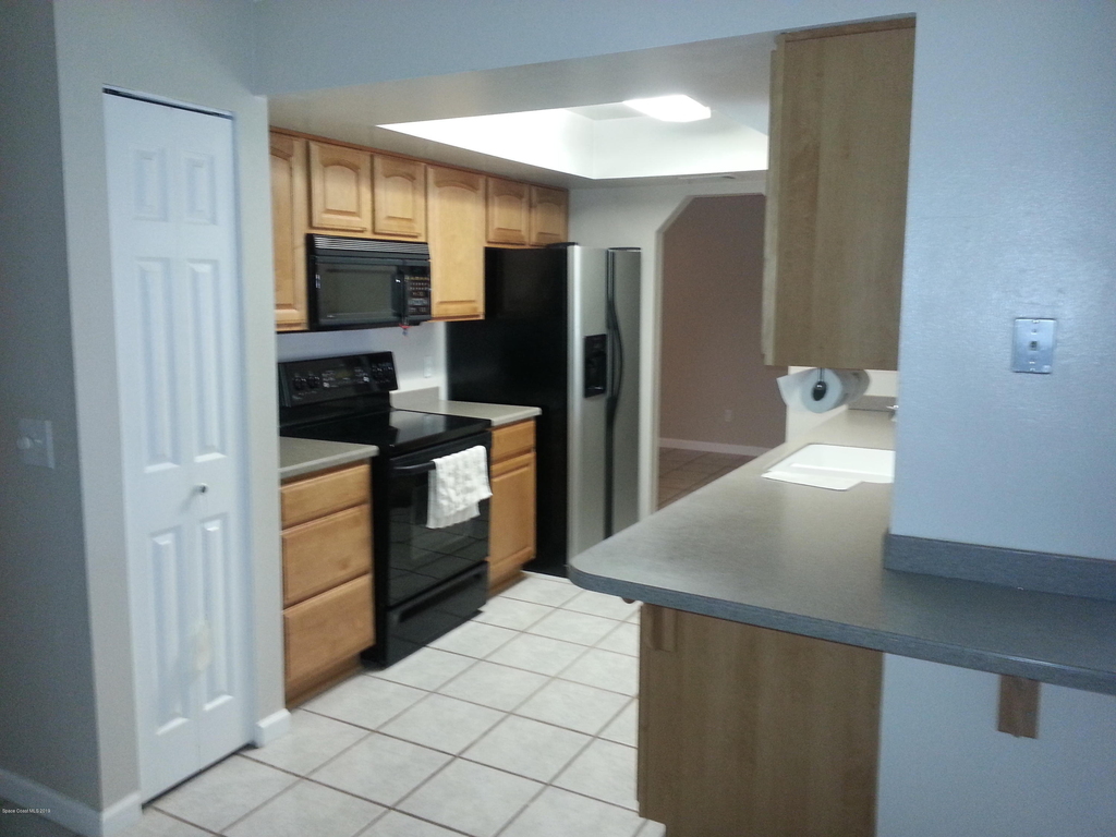 2720 Wright Avenue - Photo 2