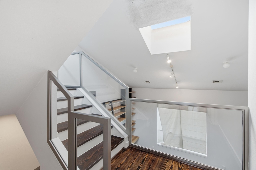 2934 Commerce Street - Photo 23