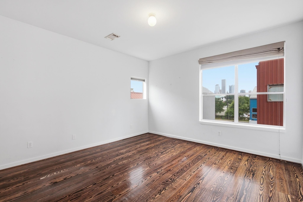 2934 Commerce Street - Photo 18