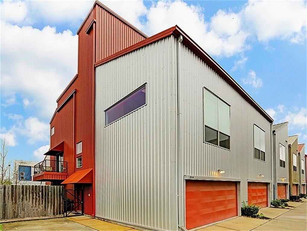 2934 Commerce Street - Photo 0