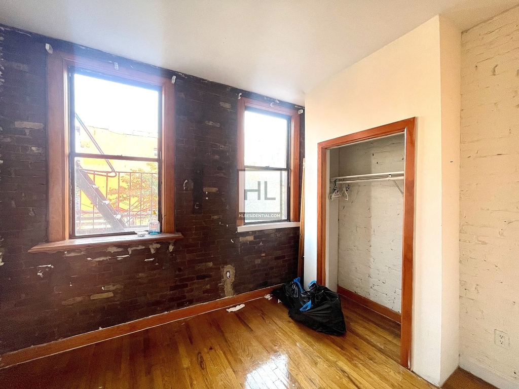 E 3rd St - Photo 4