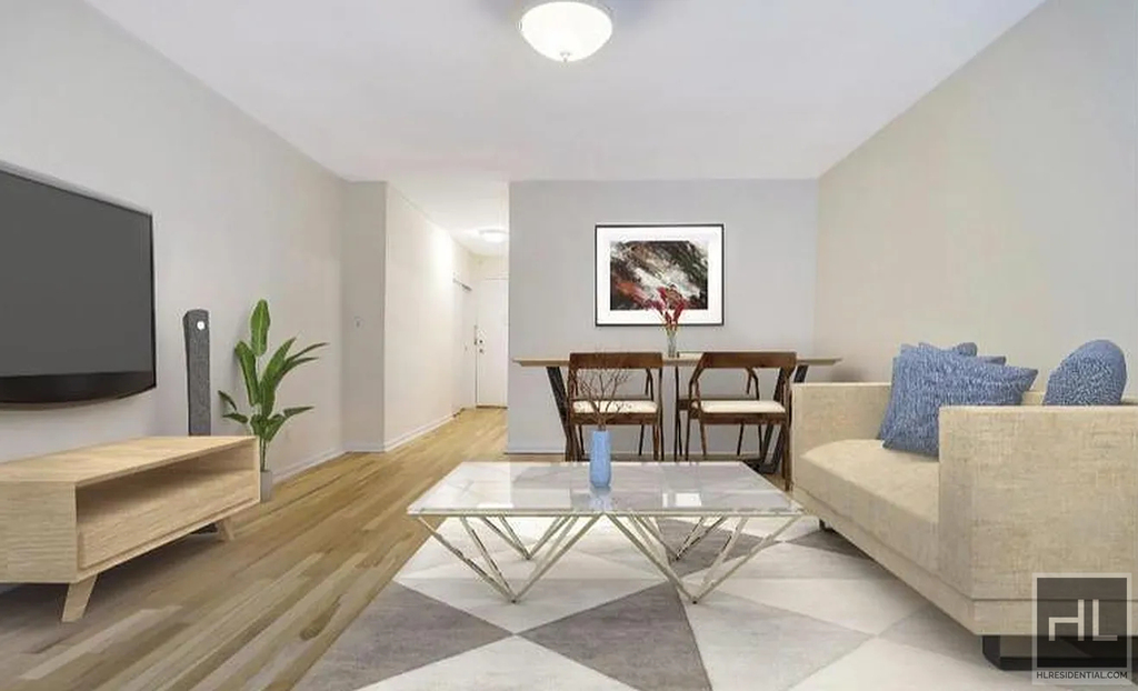 East 76 Street - Photo 1