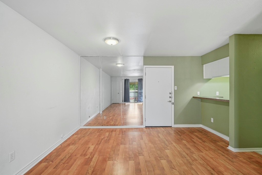 3131 Cummins Street - Photo 11