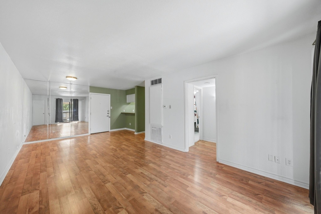 3131 Cummins Street - Photo 15