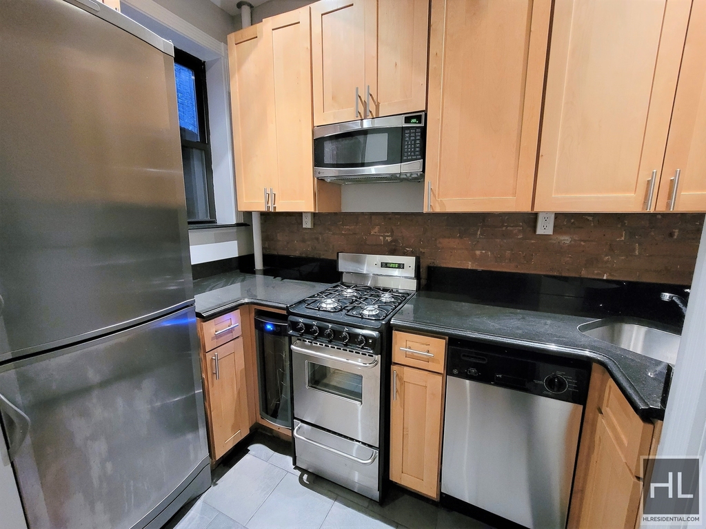 East 83rd Street - Photo 8