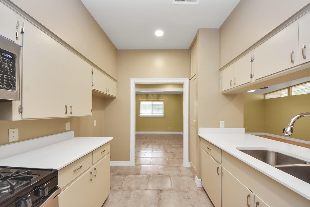 5326 Heatherbrook Drive - Photo 17