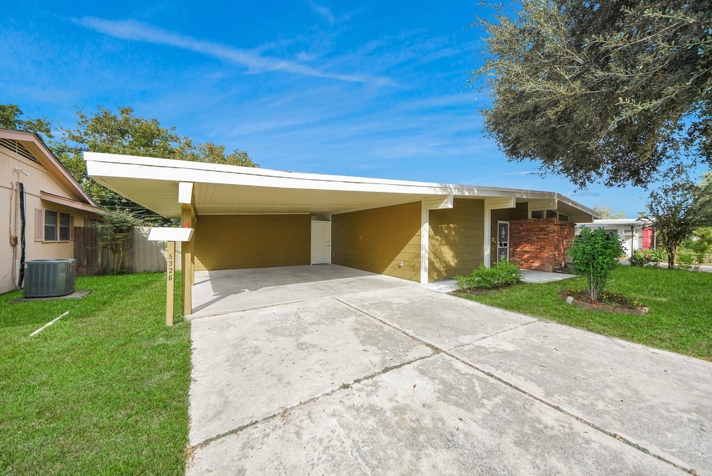 5326 Heatherbrook Drive - Photo 3