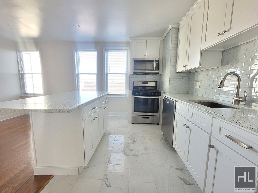 6921 6 Avenue - Photo 2