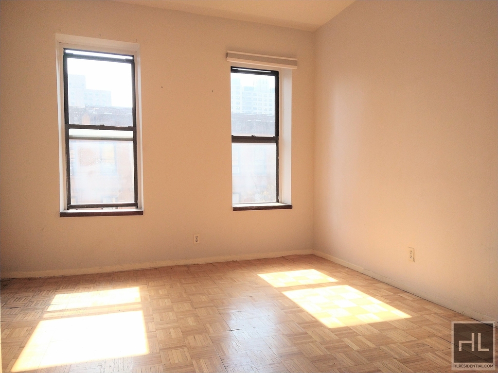 East 89 Street - Photo 2