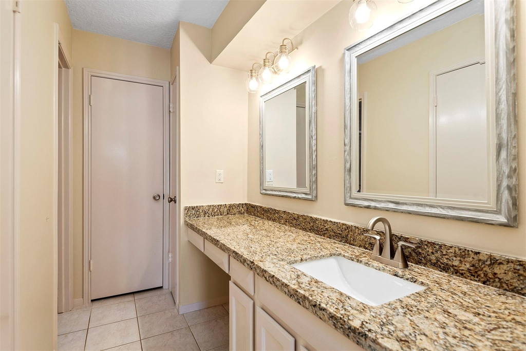 14215 Lost Meadow Lane - Photo 17