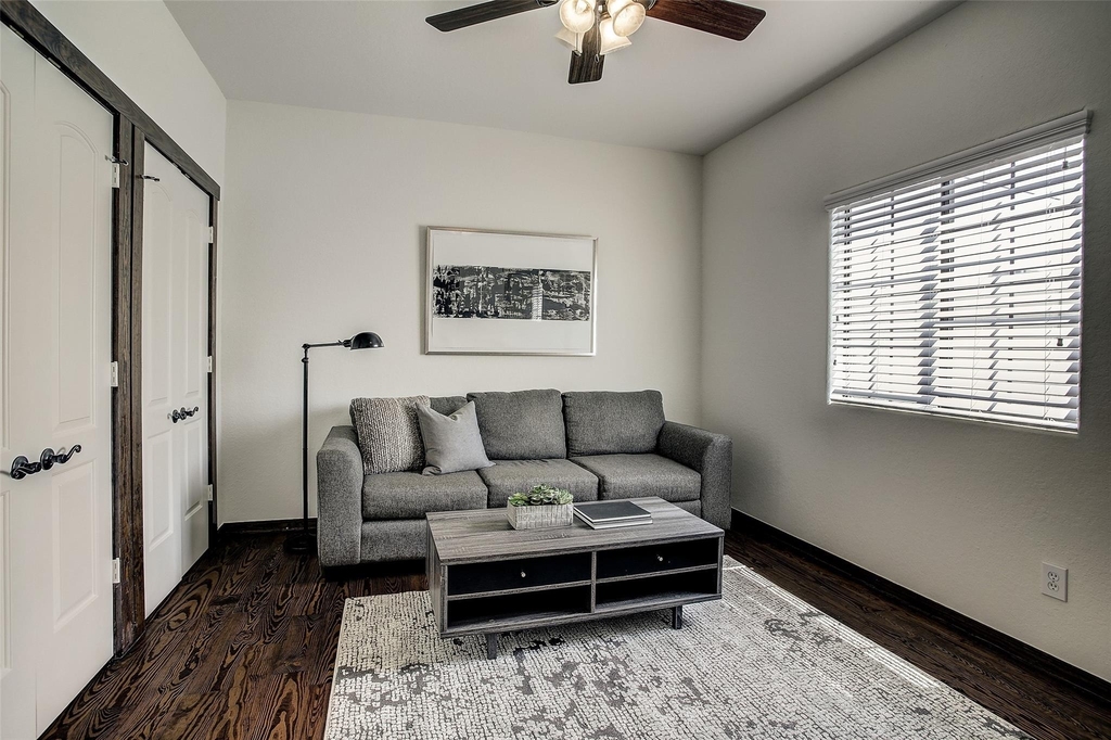1426 W 21st Street - Photo 4