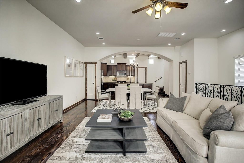 1426 W 21st Street - Photo 9