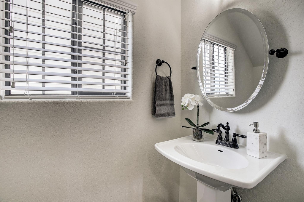 1426 W 21st Street - Photo 20